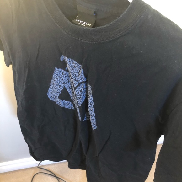 💜 Preloved boys Matix black tee in size small!! - Picture 3 of 4